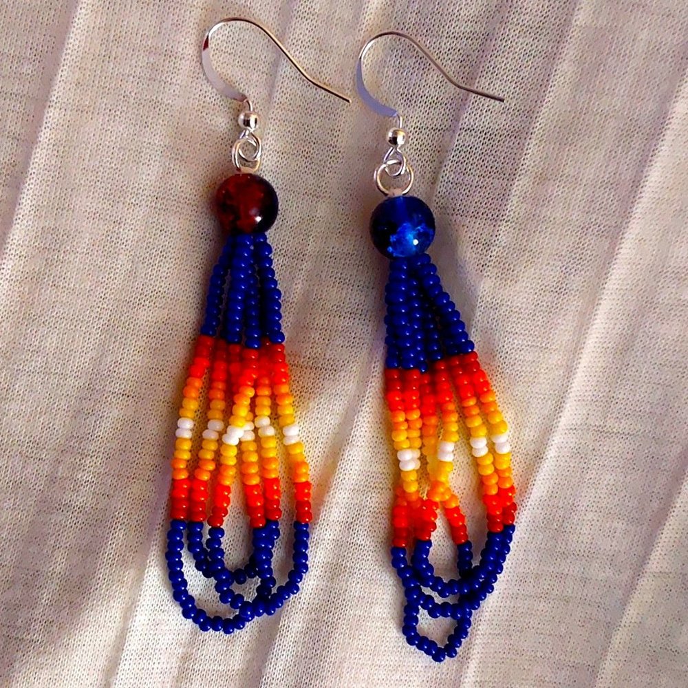 NWT, HANDCRAFTED SEED BEAD TRIPLE LAYER EARRINGS.